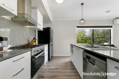 Property photo of 3 Aston Avenue Traralgon VIC 3844