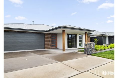 Property photo of 108 Weatherstone Circuit Googong NSW 2620