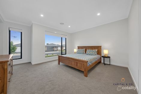 Property photo of 10 Vere Way Mickleham VIC 3064