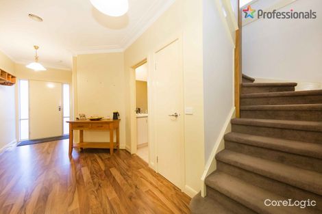 Property photo of 13 Broadhurst Way Caroline Springs VIC 3023