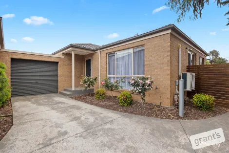 2/16 Chirnside Rd, Berwick, VIC 3806