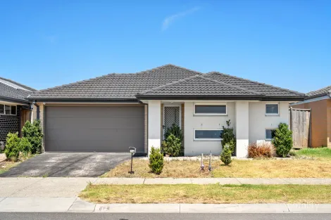 14 Aspen St, Pakenham, VIC 3810