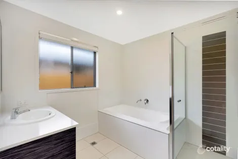 Property photo of 17 Cooper Way Spring Mountain QLD 4300