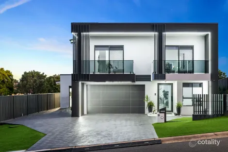 Property photo of 8 Figtree Crescent Glen Alpine NSW 2560