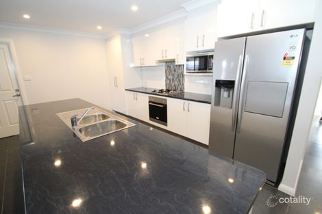 Property photo of 19 Sullivan Circuit Orange NSW 2800