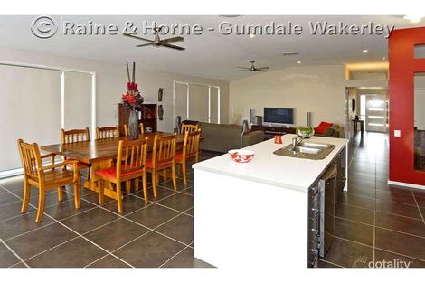 Property photo of 6 Demby Crescent Wakerley QLD 4154