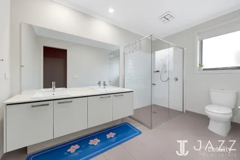 Property photo of 5 Redcape Lane Point Cook VIC 3030