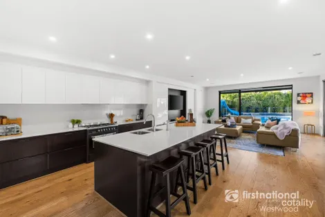 Property photo of 27 Filmont Drive Werribee VIC 3030