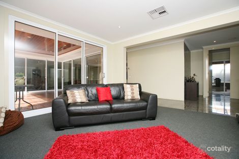 Property photo of 4 Kirribilli Boulevard Taylors Hill VIC 3037