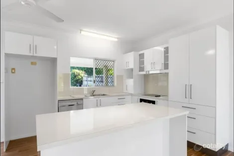 Property photo of 61 Sidlaw Street Smithfield QLD 4878