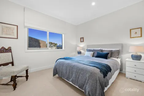 Property photo of 1/4 Kunzea Court Mount Waverley VIC 3149