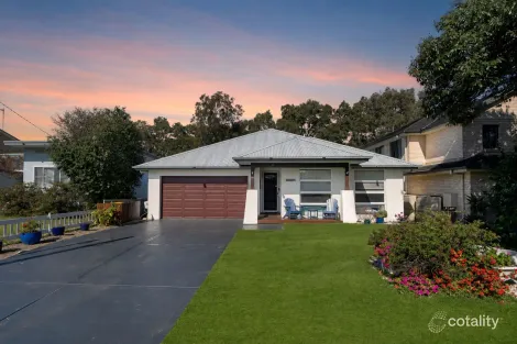 Property photo of 98 Diamond Head Drive Budgewoi NSW 2262