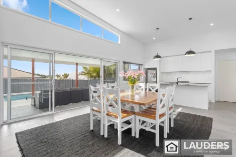 Property photo of 9 Viewmont Way Old Bar NSW 2430