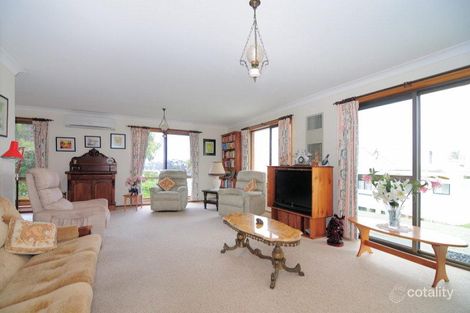 10 Dent St, Huskisson, NSW 2540