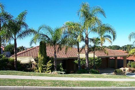 8 Moir Rd, Kardinya, WA 6163