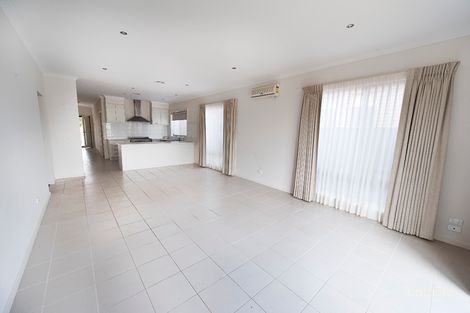 Property photo of 7 Stehn Lane Craigieburn VIC 3064