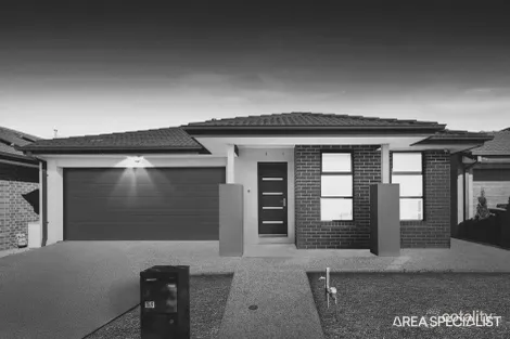 Property photo of 19 Bingham Circuit Thornhill Park VIC 3335