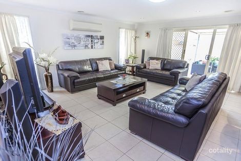 Property photo of 22 Flowerdale Crescent Roxburgh Park VIC 3064