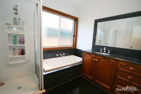 Property photo of 2/32 Parsons Avenue Springvale VIC 3171