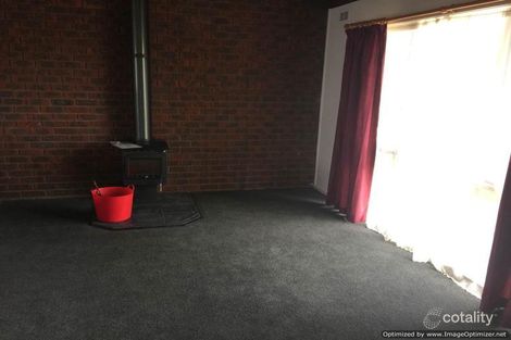 Property photo of 2 White Court Eagle Point VIC 3878