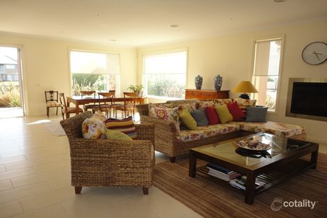 Property photo of 6 Shimmerlake Close Point Cook VIC 3030