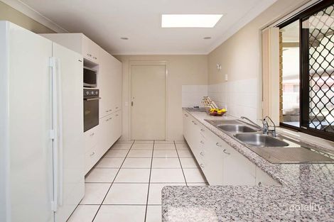 9 Boynedale St, Carindale, QLD 4152