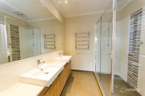 Property photo of 8 Compton Way Clyde North VIC 3978