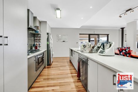 Property photo of 9 Pluto Drive Australind WA 6233