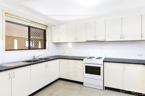 Property photo of 57 Colebee Crescent Hassall Grove NSW 2761