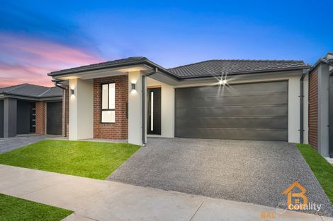 Property photo of 15 Midpride Street Tarneit VIC 3029