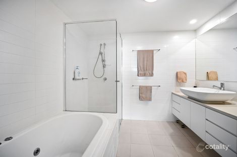 Property photo of 405/2 Creek Street Coolangatta QLD 4225