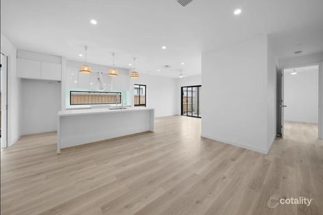 Property photo of 9 Numbat Drive Beveridge VIC 3753