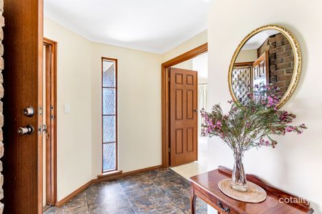 Property photo of 31 Rogana Crescent Hallett Cove SA 5158