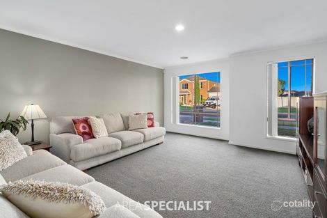 Property photo of 4 Hateley Heath Cranbourne East VIC 3977