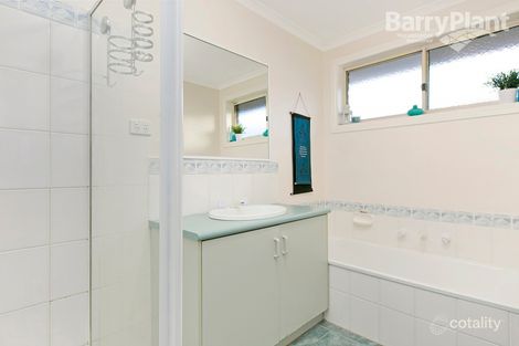 Property photo of 11 Heyfield Court Narre Warren VIC 3805
