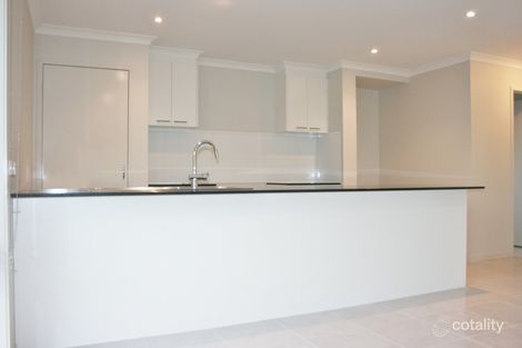 Property photo of 40 Empire Avenue Drouin VIC 3818