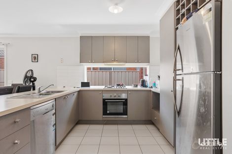 Property photo of 40 Fantail Way Brookfield VIC 3338