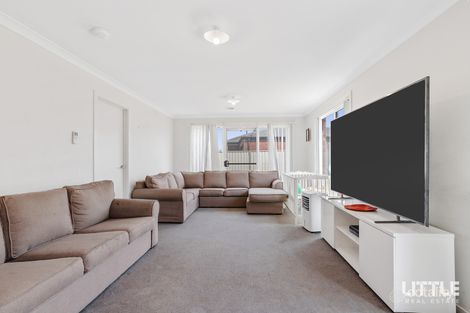 Property photo of 40 Fantail Way Brookfield VIC 3338