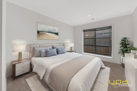 Property photo of 5 Denistoun Crescent Cranbourne VIC 3977