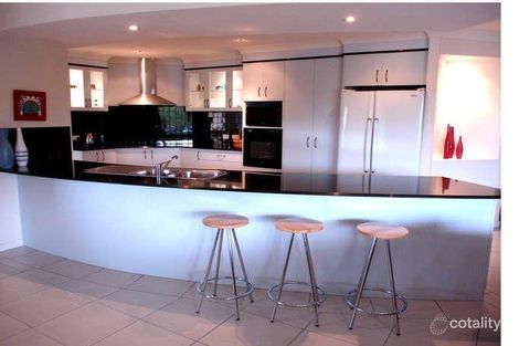 Property photo of 70 Drummond Street Sinnamon Park QLD 4073