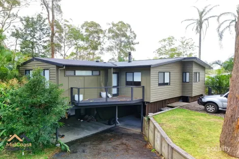 Property photo of 4 Valley Road Smiths Lake NSW 2428