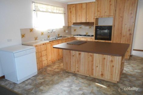 Property photo of 28 Coorabie Crescent Hallett Cove SA 5158
