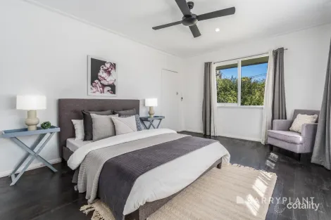 Property photo of 4 Pickett Crescent Belmont VIC 3216