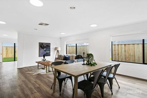 Property photo of 7 Mare Close Cranbourne East VIC 3977