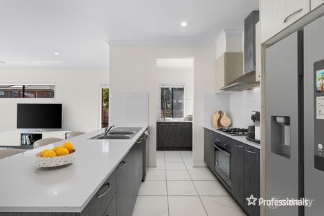 Property photo of 27 Bowling Avenue Point Cook VIC 3030