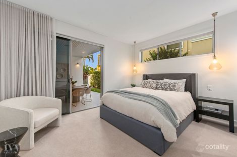 Property photo of 8059 Riverside Drive Hope Island QLD 4212