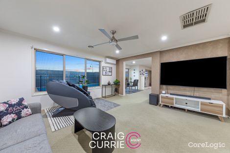 Property photo of 8 Grice Quadrant Pakenham VIC 3810