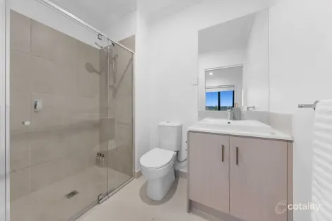 Property photo of 121 Lakeridge Drive Wollert VIC 3750