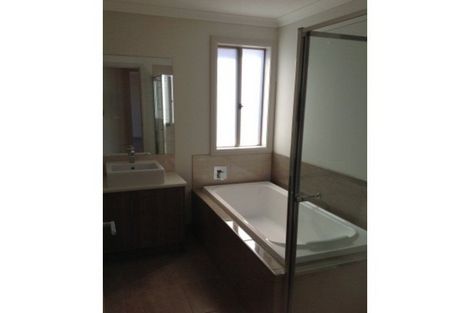 Property photo of 45 Wakefields Drive Brookfield VIC 3338