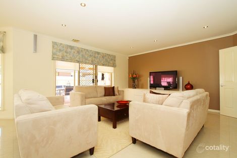 Property photo of 11 Botanic Drive Hillside VIC 3037
